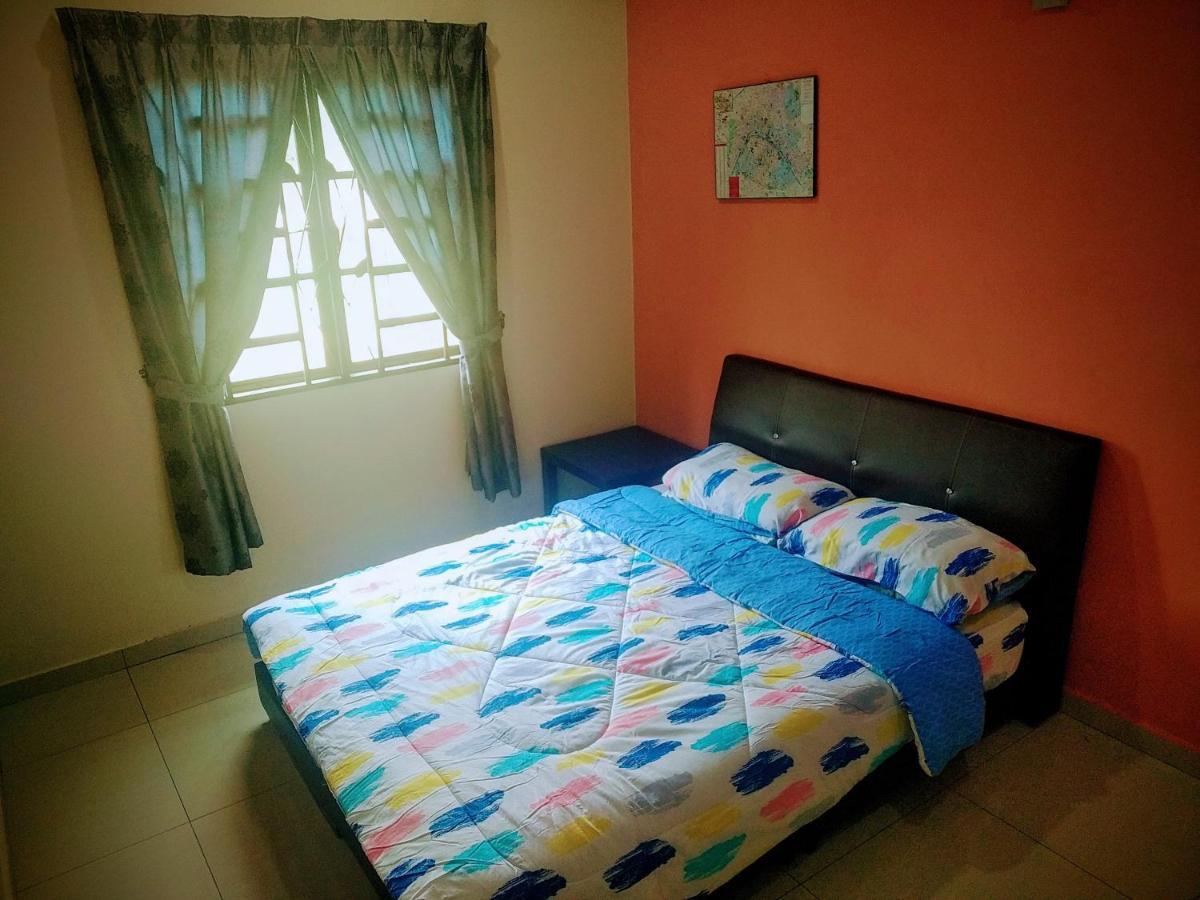 Hma Guesthouse Сепанг Екстериор снимка