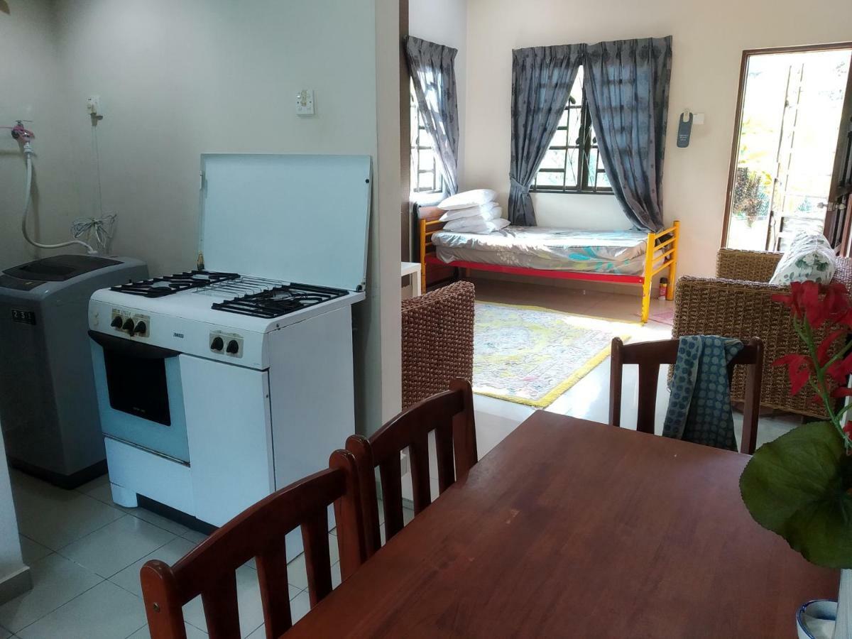 Hma Guesthouse Сепанг Екстериор снимка