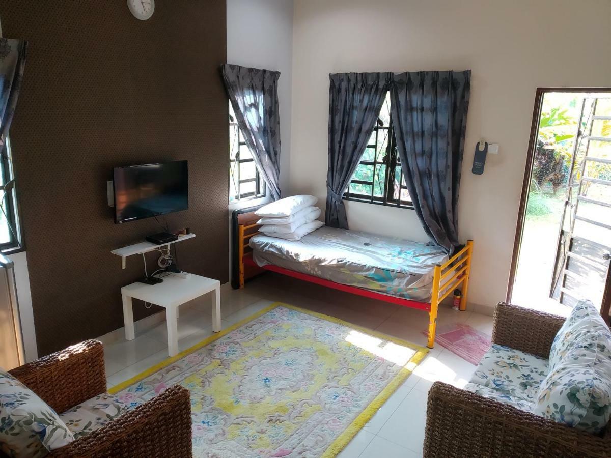 Hma Guesthouse Сепанг Екстериор снимка